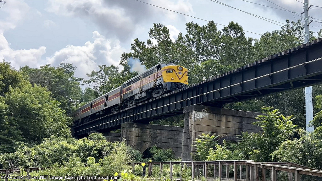 CVSR 6777 departs with a little puff.